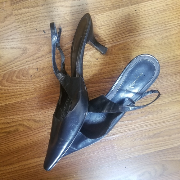 Bandolino Black Leather Slingback Heels Size 10 - Picture 2 of 4